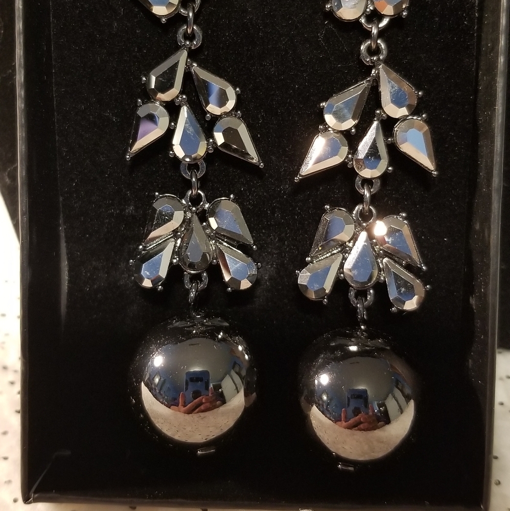 Avon Mark Ball Earring
